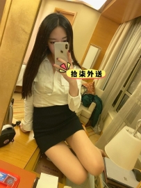 風騷美腿OL 床上熱情花招百出